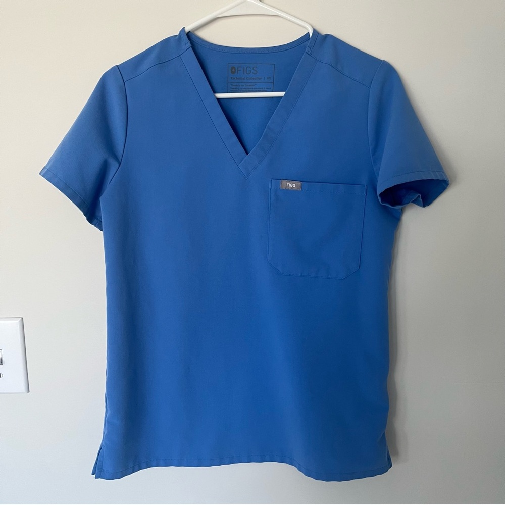 FIGS • Catarina One Pocket Scrub Top